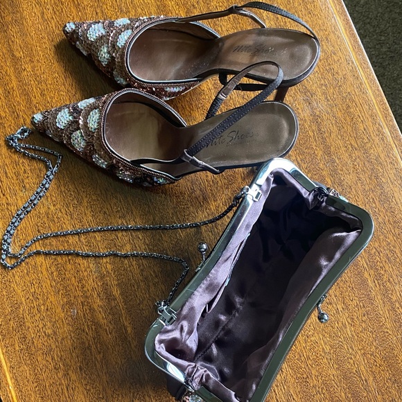 Bundle Deal!! Shoes and purse - Picture 2 of 3